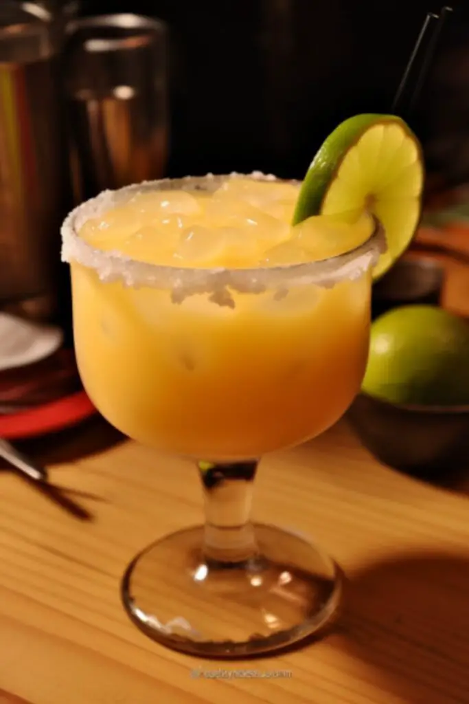 Copycat Texas Roadhouse Mango Margarita Recipe
