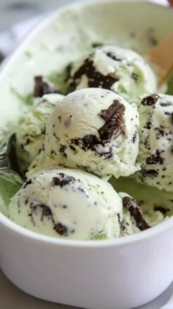 Easy Mint Cookies And Cream Ice Cream Recipe